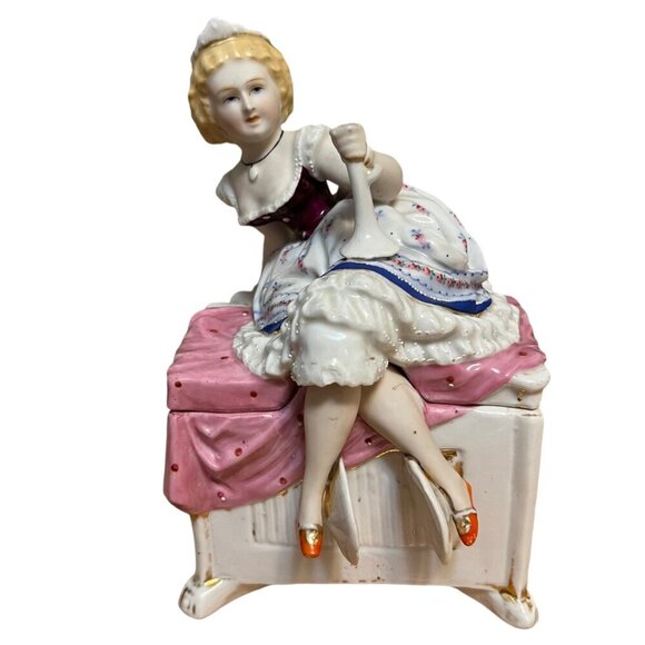 Antique‎ German Large Porcelain Figure Trinket Box - Picture 4 of 9